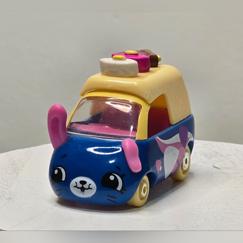 Small Shopkins Cutie Car Plastic/ Metal Moose Toy [ Read Details ]